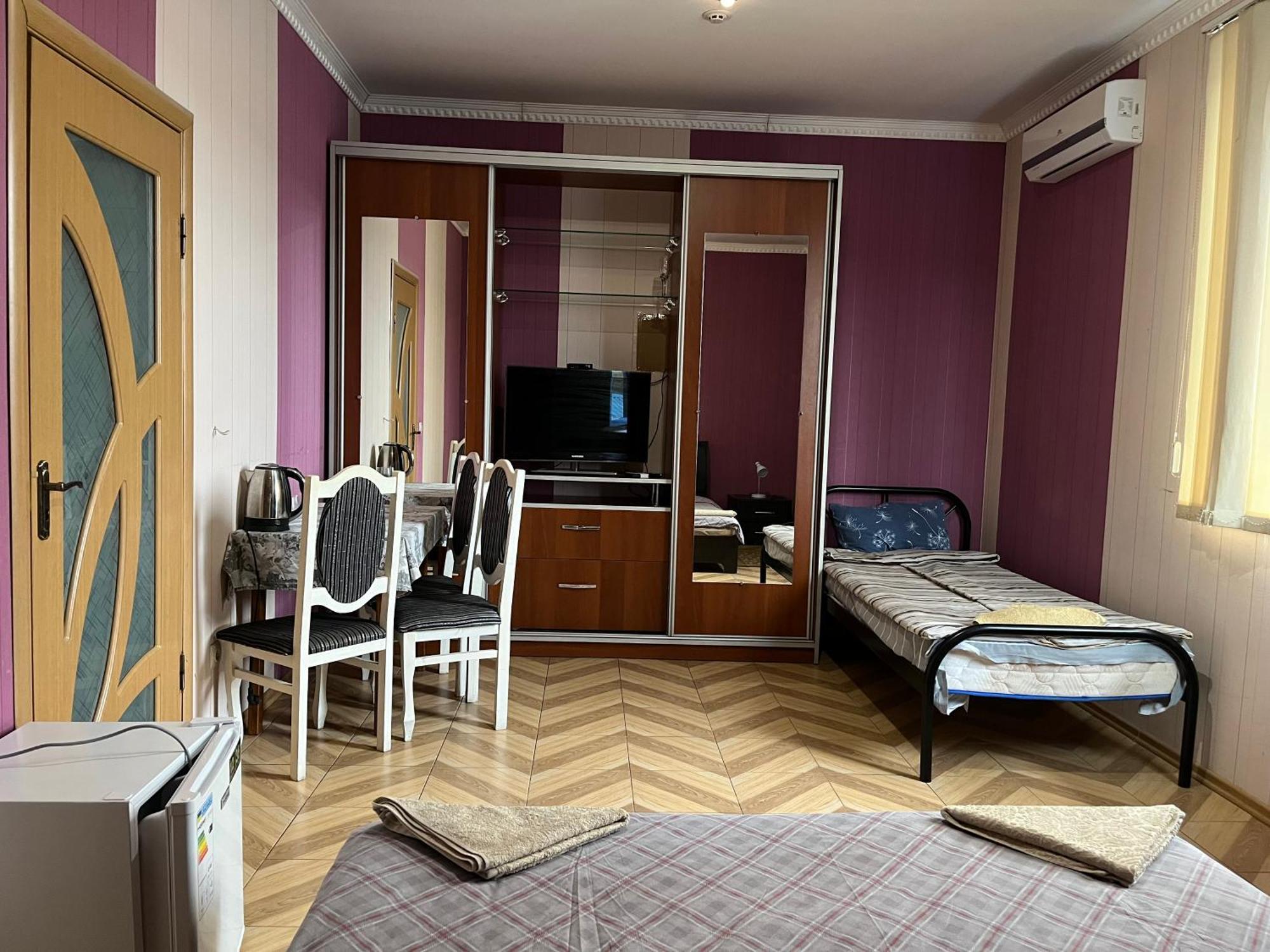 Mini Hotel Leon Lalovo Ngoại thất bức ảnh