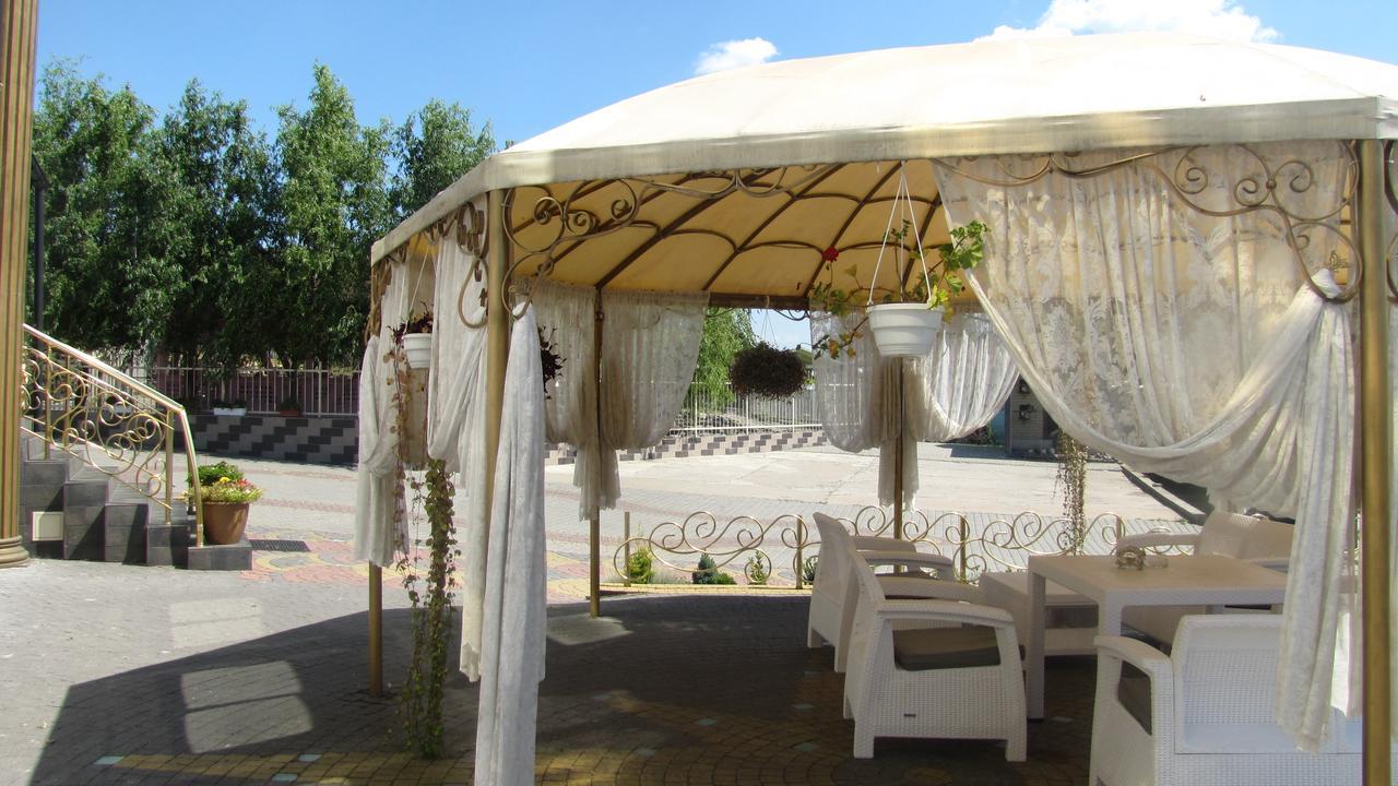 Mini Hotel Leon Lalovo Ngoại thất bức ảnh