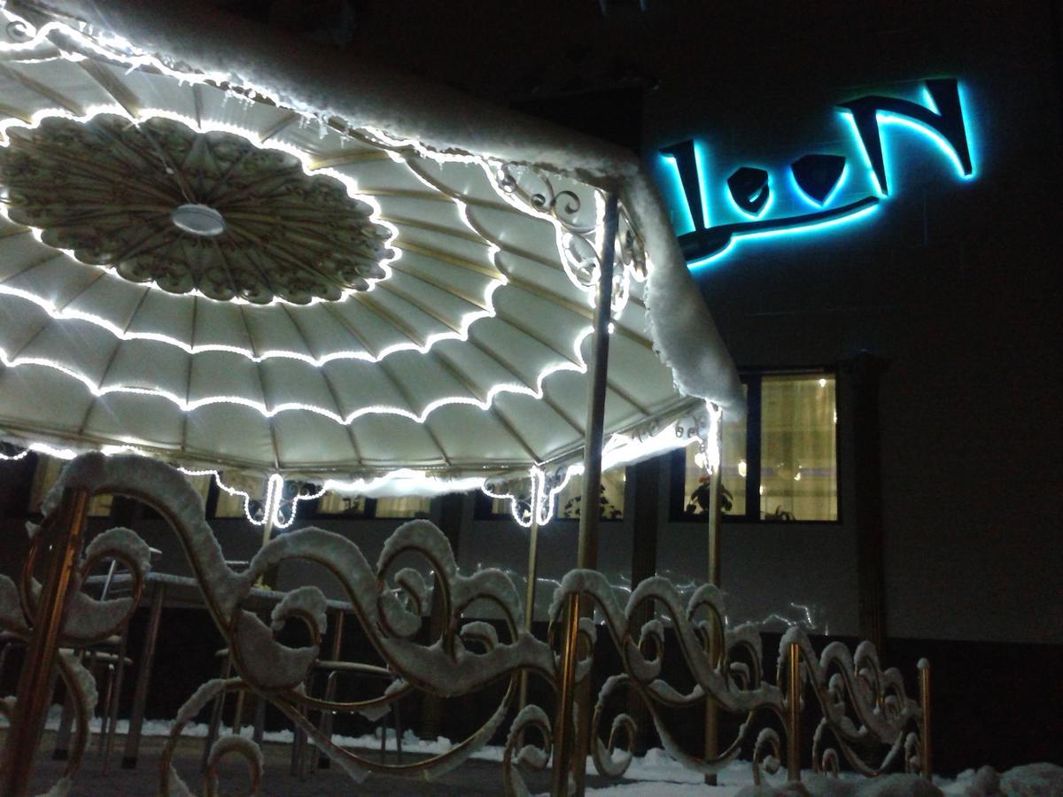 Mini Hotel Leon Lalovo Ngoại thất bức ảnh
