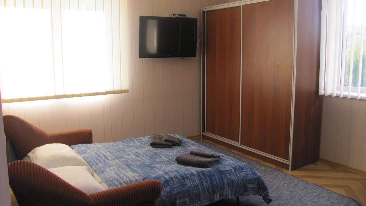 Mini Hotel Leon Lalovo Ngoại thất bức ảnh