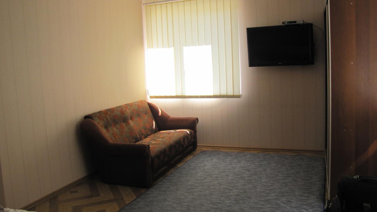 Mini Hotel Leon Lalovo Ngoại thất bức ảnh
