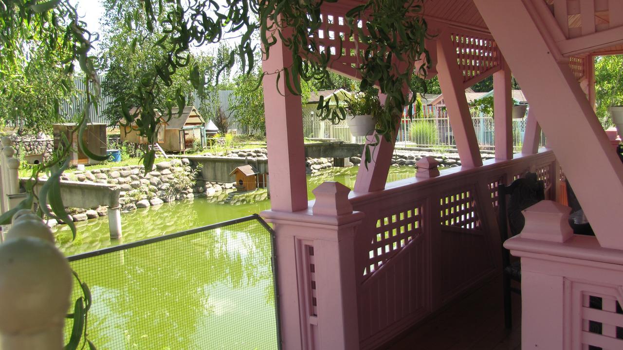 Mini Hotel Leon Lalovo Ngoại thất bức ảnh