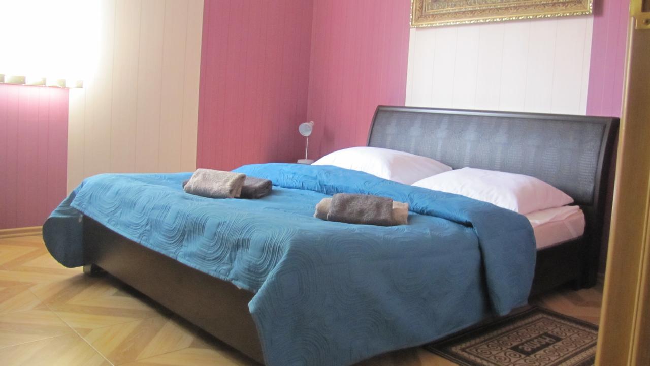 Mini Hotel Leon Lalovo Ngoại thất bức ảnh
