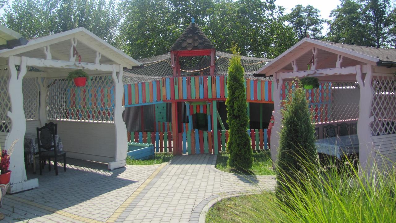Mini Hotel Leon Lalovo Ngoại thất bức ảnh